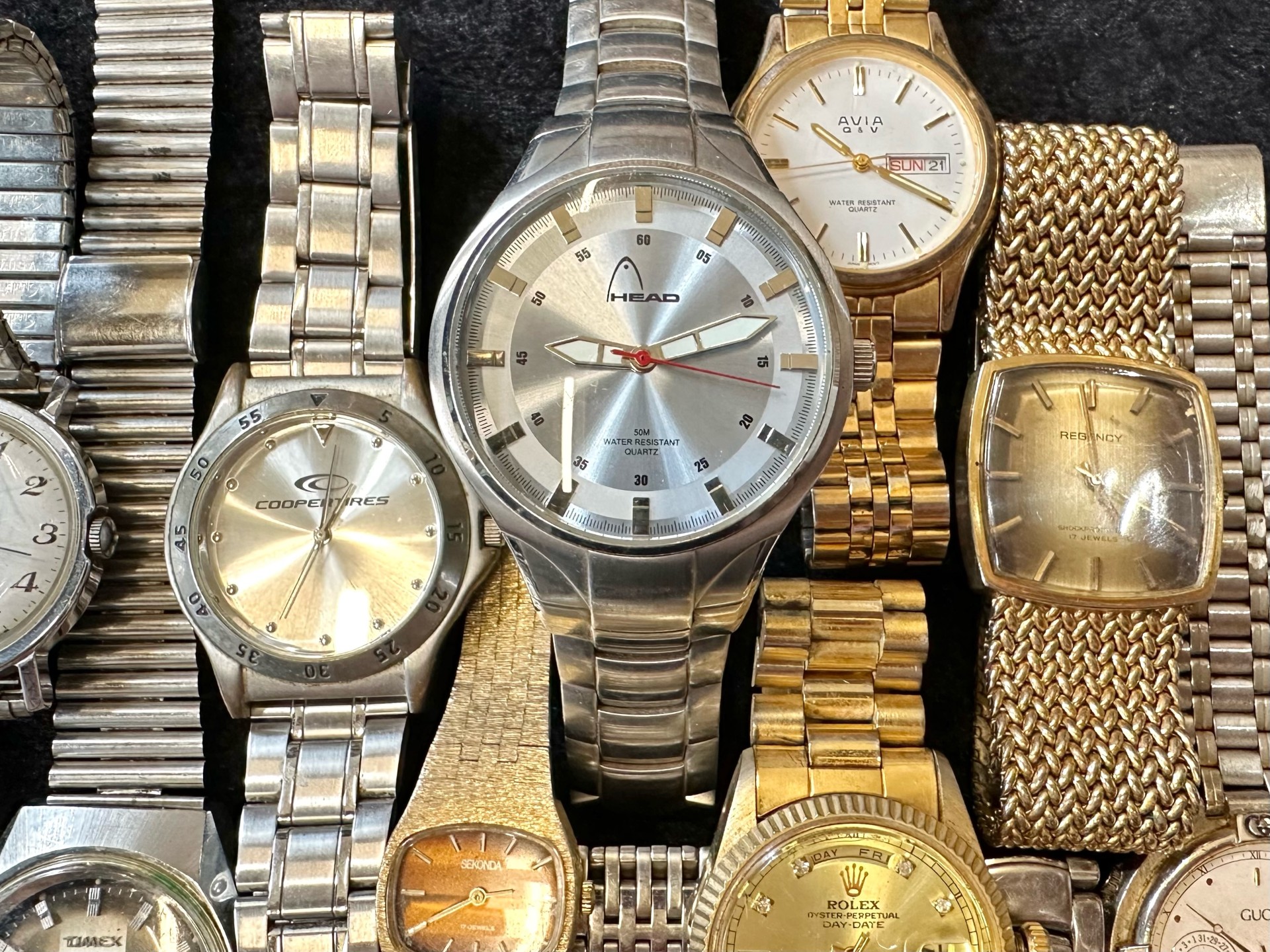 Collection of Ladies & Gentleman's Wristwatches, leather and bracelet straps, makes include Sekonda, - Image 4 of 4