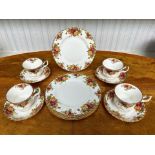 Royal Albert 'Old Country Roses' Set, comprising four cups, four saucers and six sandwich/cake