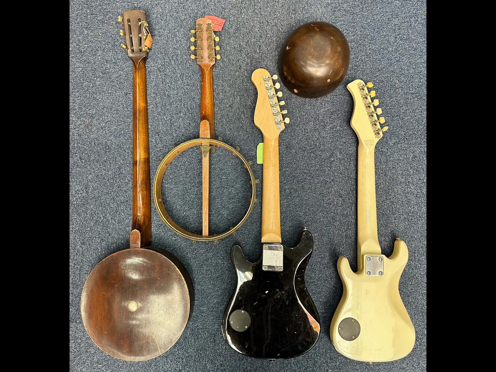 Two Small Electric Guitars, together with shell of a banjo and the shell of a pandolin banjo. Plus - Image 2 of 4