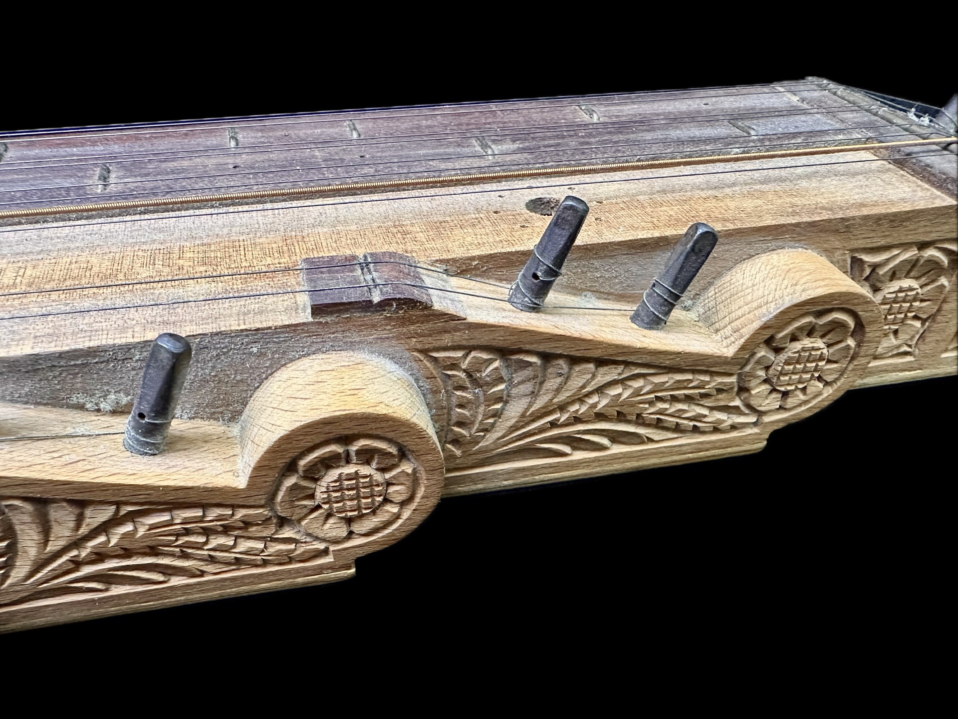 Hand Carved Decorative Zither, 17 string, length 32.5''. - Image 4 of 6