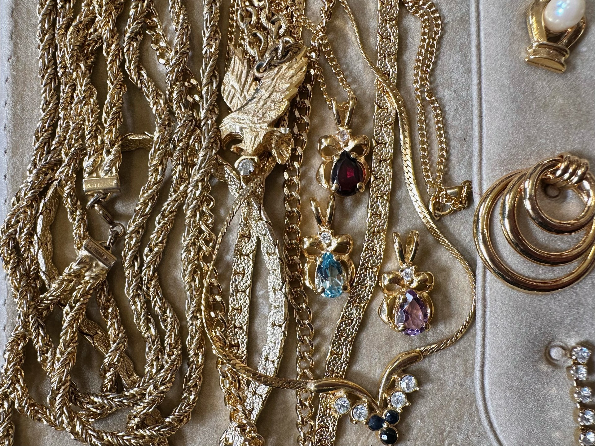 Box of Quality Costume Jewellery, comprising a quantity of various chains, pendants, earrings, - Image 3 of 4