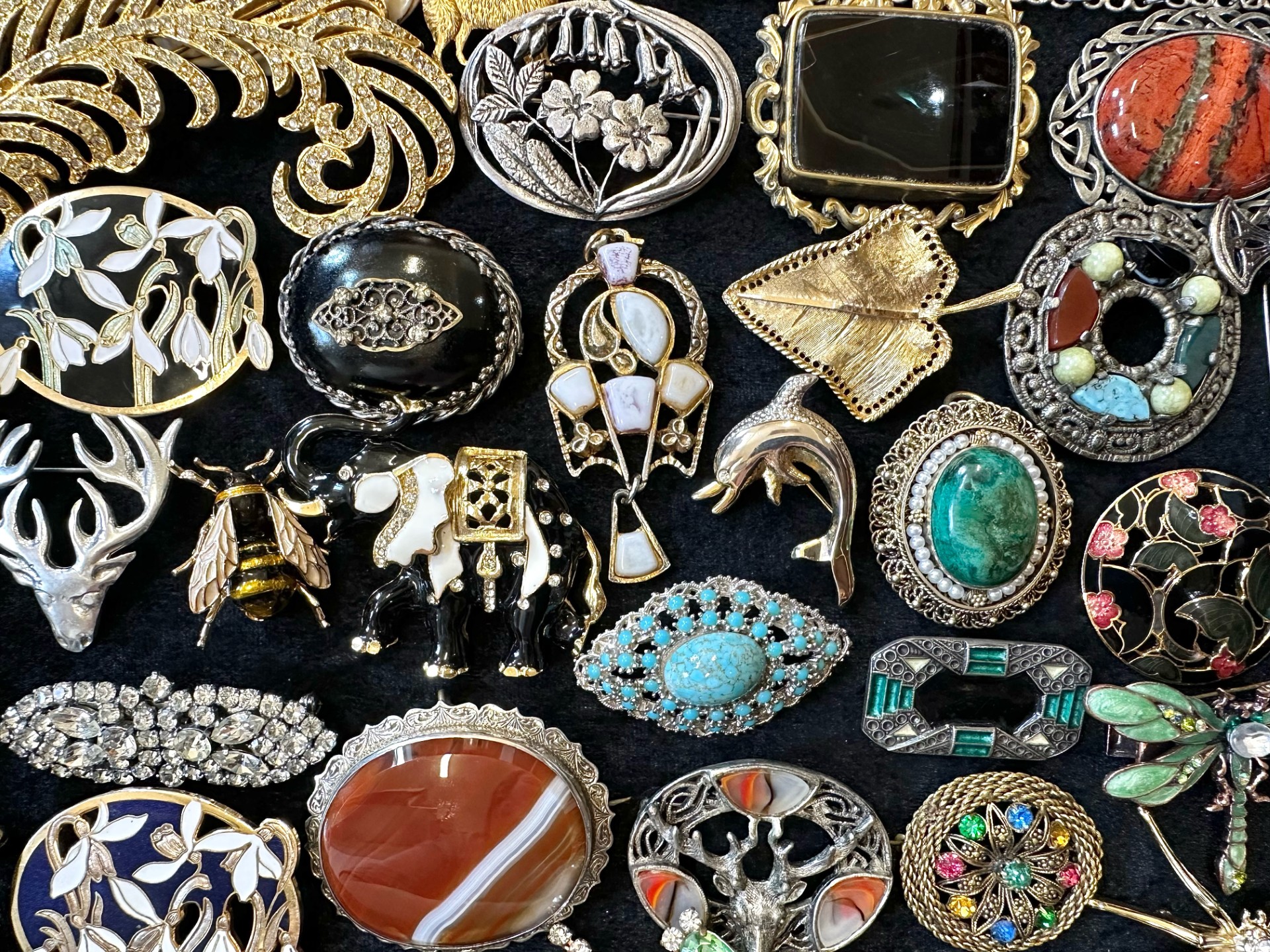 Large Collection of Costume Jewellery. antique to mid century costume jewellery, Scottish - Image 3 of 3