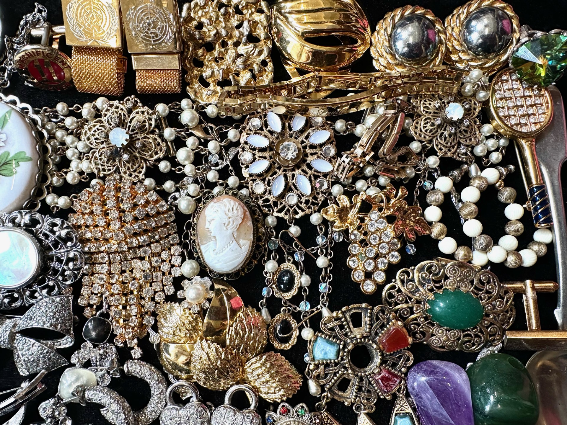 Collection Of Costume Jewellery - To Include Brooches, Earrings, Necklaces Stones, A Spoon Etc... - Image 3 of 4