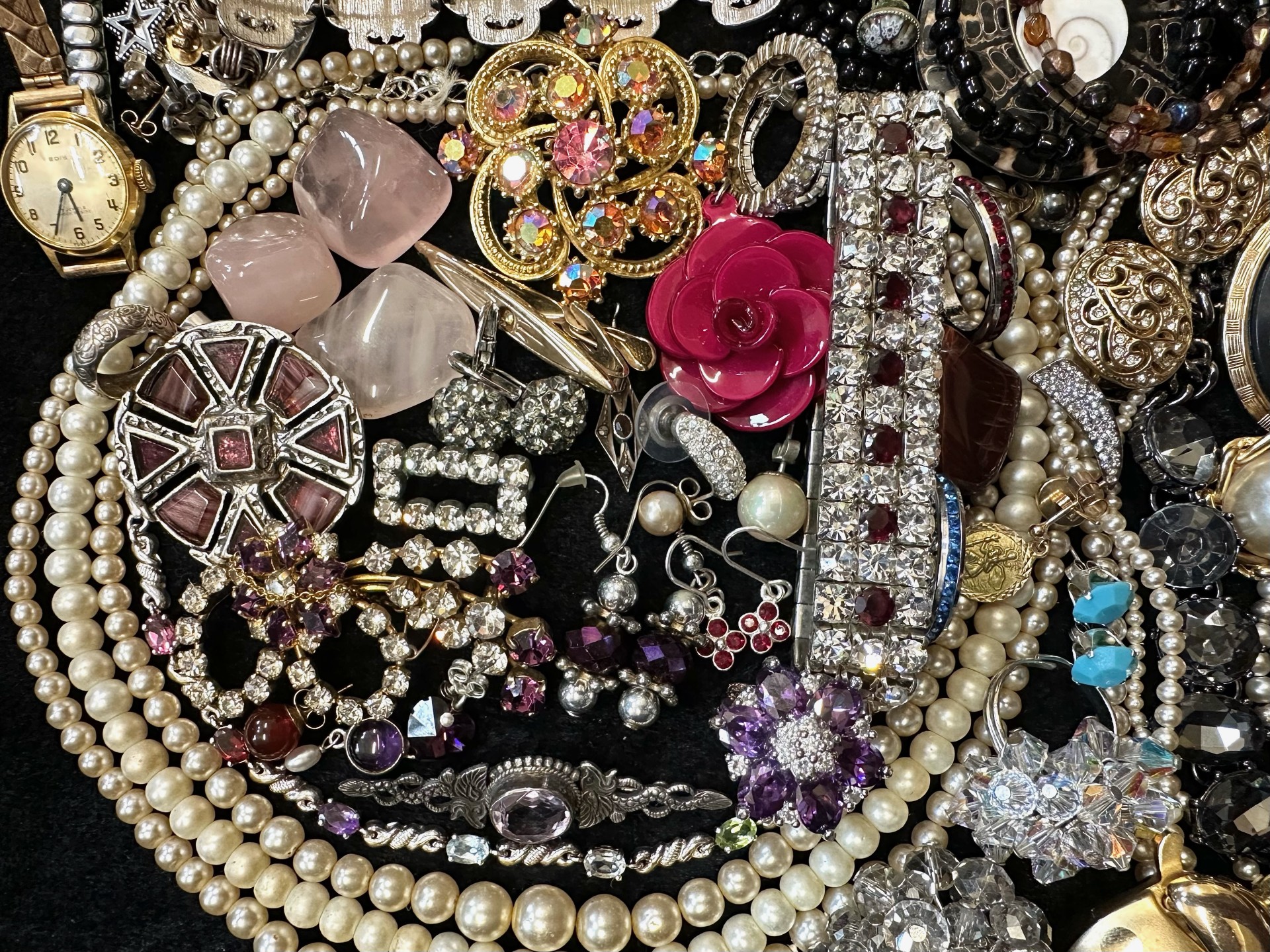 Box of Quality Costume Jewellery, comprising a quantity of various chains, pendants, earrings, - Image 3 of 4