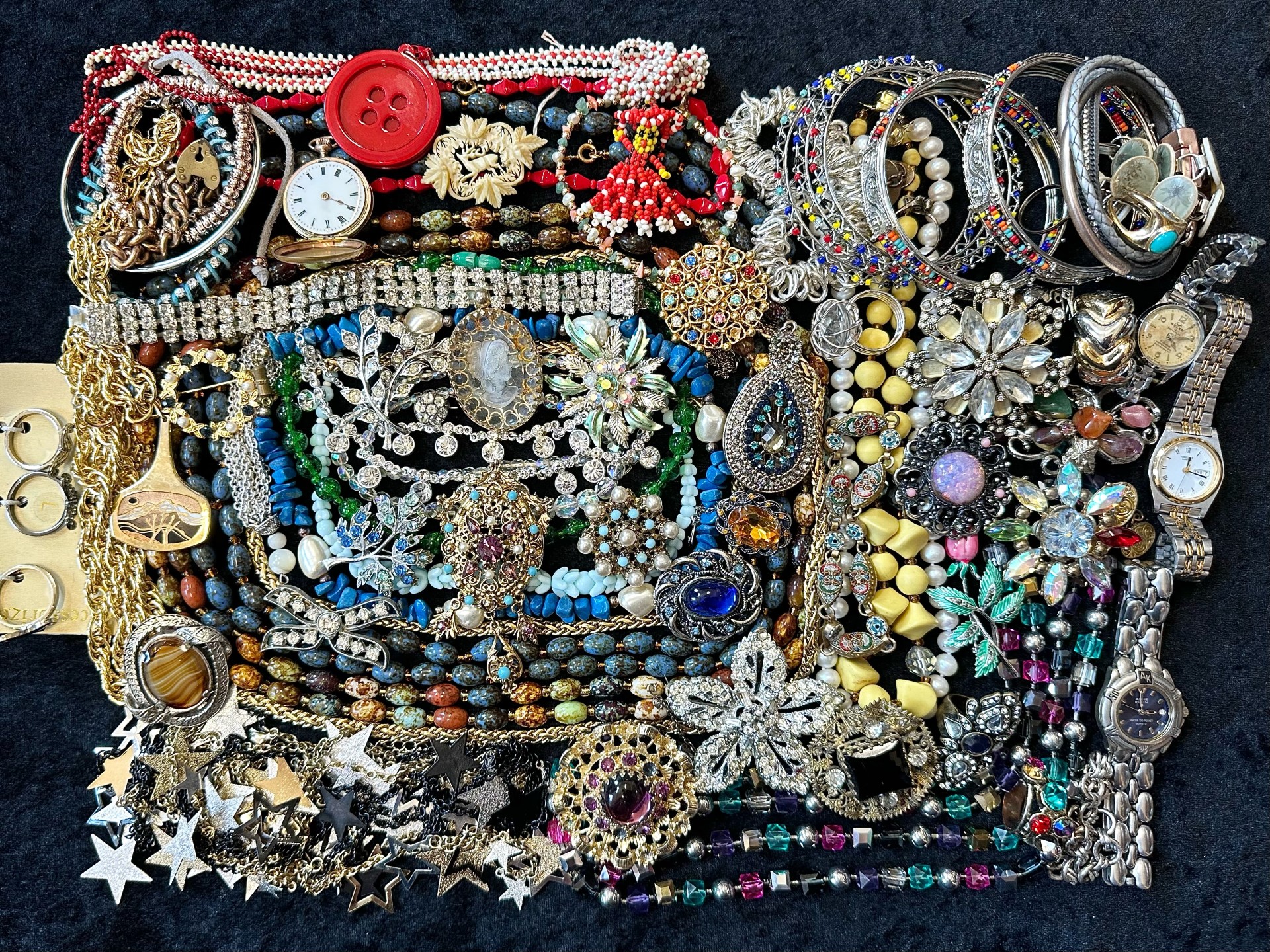 Large collection of costume jewellery. mixed lot - includes necklaces, beads, rings, Seiko watch,