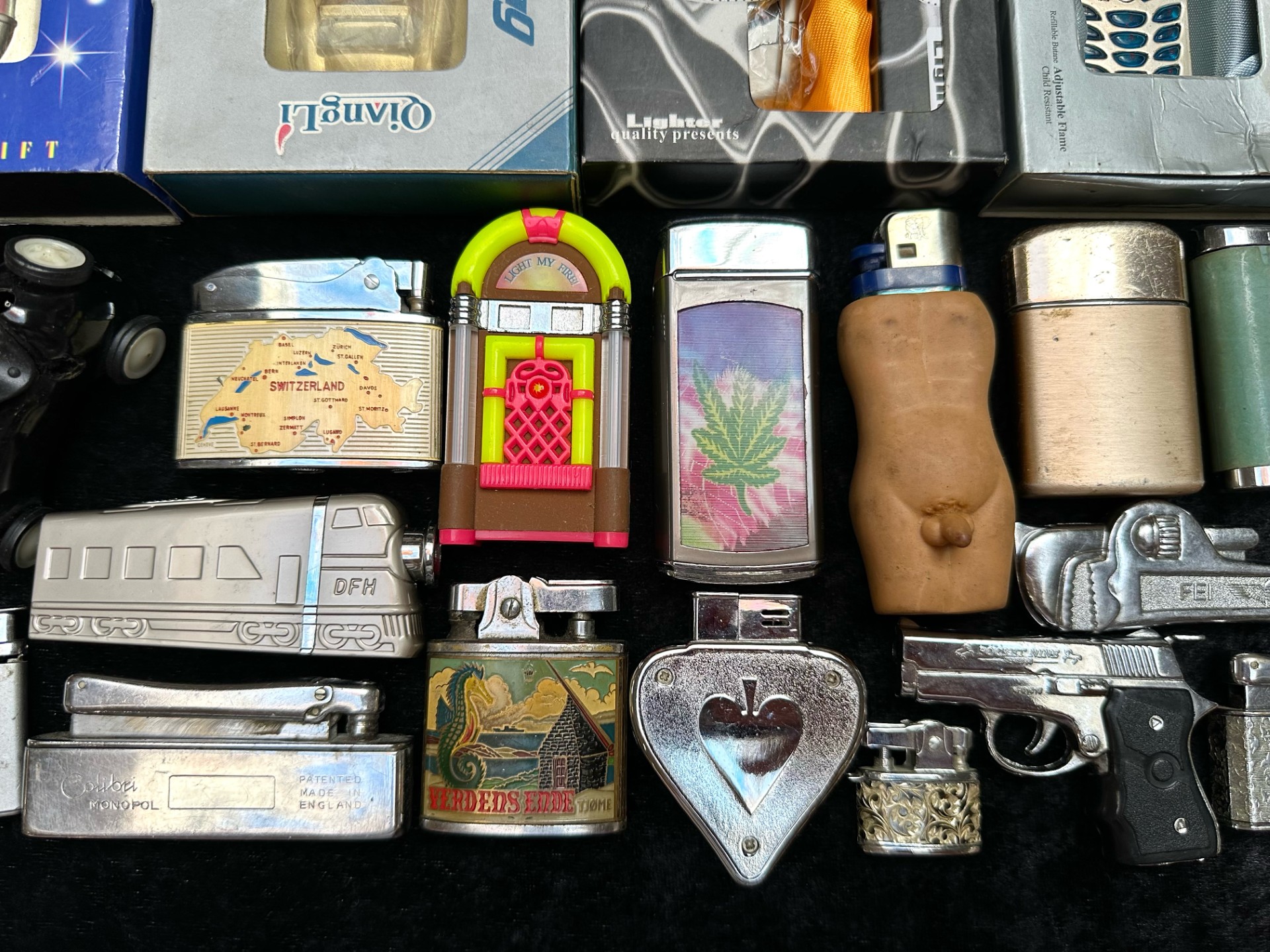 Collection of Vintage Novelty Lighters, including six boxed Oriental 'Smoking Set' novelty lighters, - Image 2 of 3