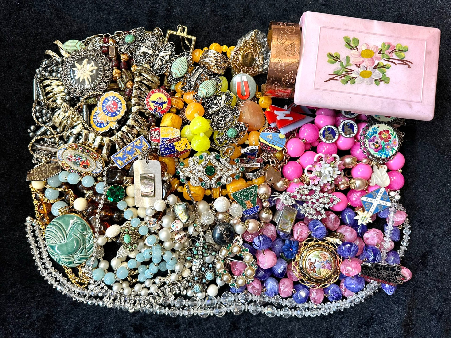 Collection of Vintage Costume Jewellery,