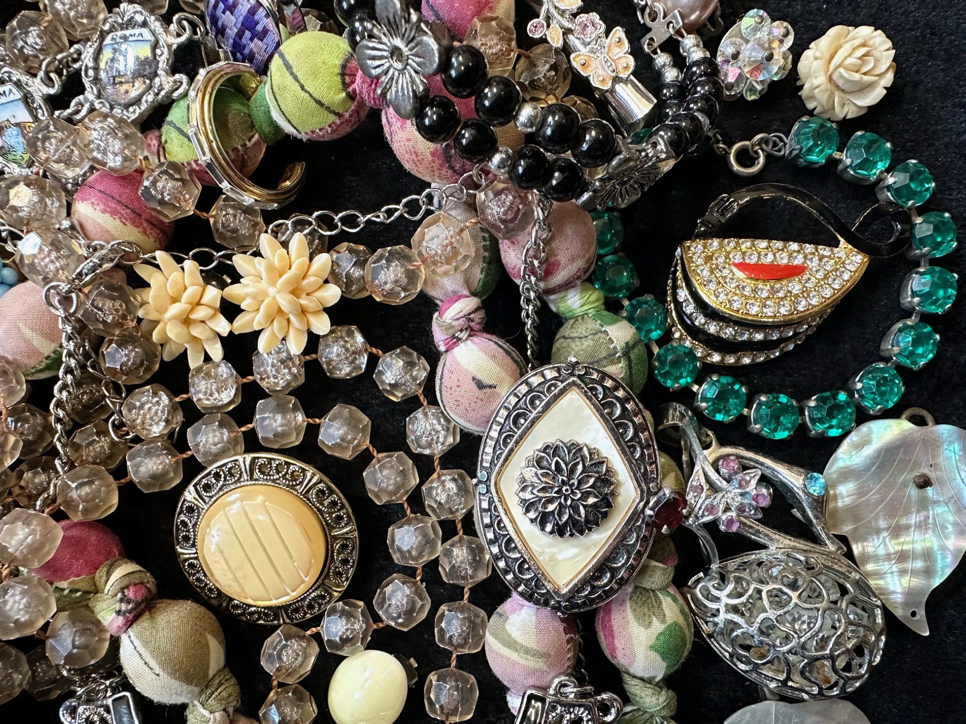 Collection of Costume Jewellery, compris - Image 3 of 4