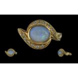 Ladies - Attractive 14ct Gold Opal and D