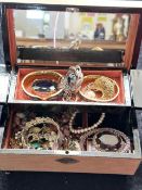 Collection of Costume Jewellery, compris