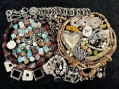 Collection of Costume Jewellery, compris