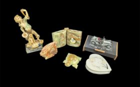 Box of Collectibles, comprising an Onyx