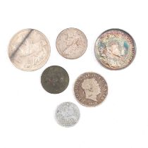 Small collection of worldwide coins and banknotes, well circulated.