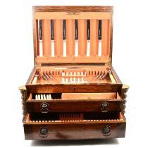 Part canteen of cutlery in an oak case