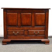 Haselbech Oak mule chest,