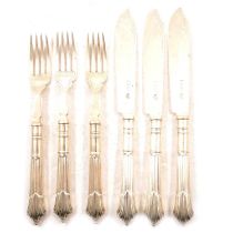 Set of twelve silver fish knives and forks, Goldsmiths & Silversmiths Co. London 1908