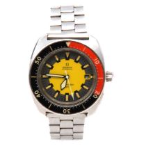 Omega - a gentleman's 200M Banana Automatic Seamaster wristwatch.