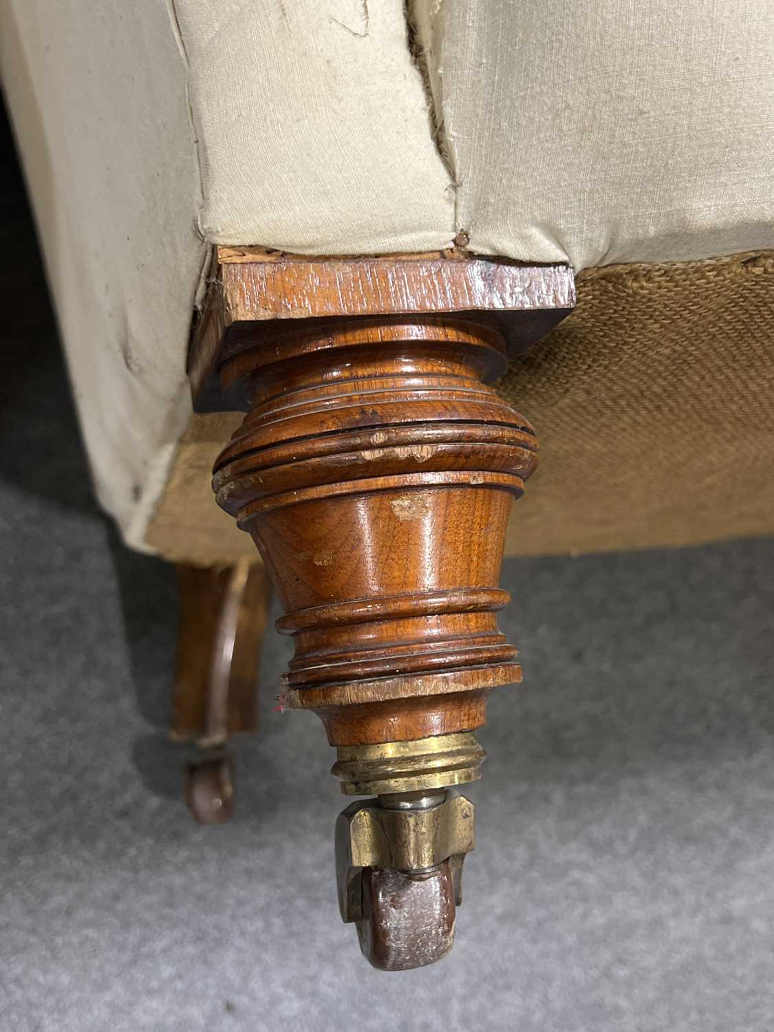 Small Edwardian Chesterfield settee. - Image 2 of 2