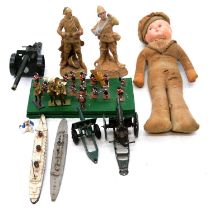 Small quantity of military toy models,