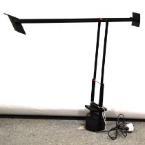 Richard Sapper black metal adjustable Tizio Italian desk lamp with counterweights,