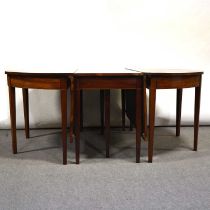 George III mahogany dining table, drop leaf centre