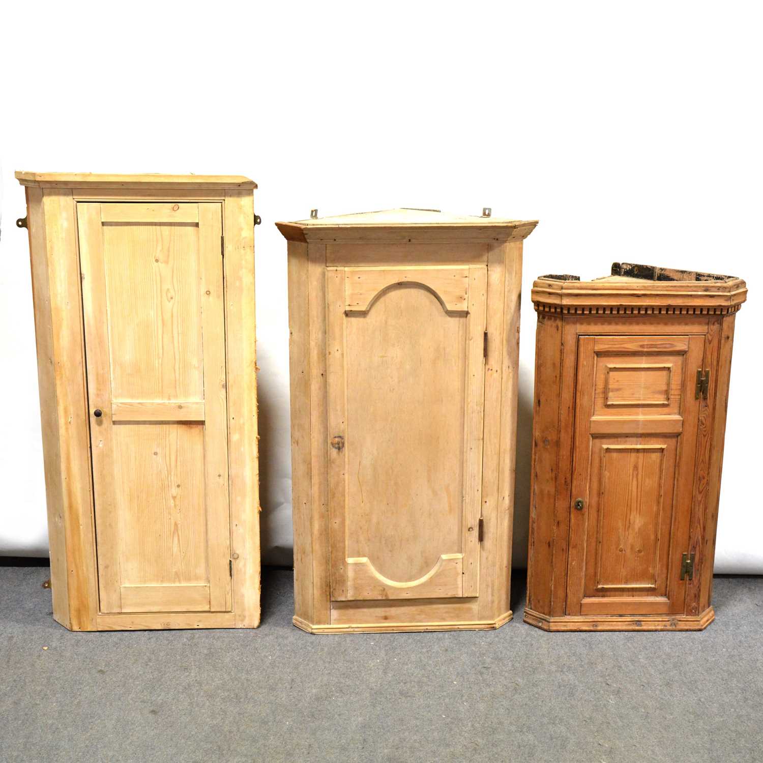 Three pine corner cupboards and an open bookcase - Image 2 of 2