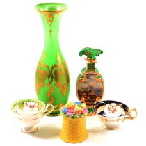 Small collection of decorative glassware,