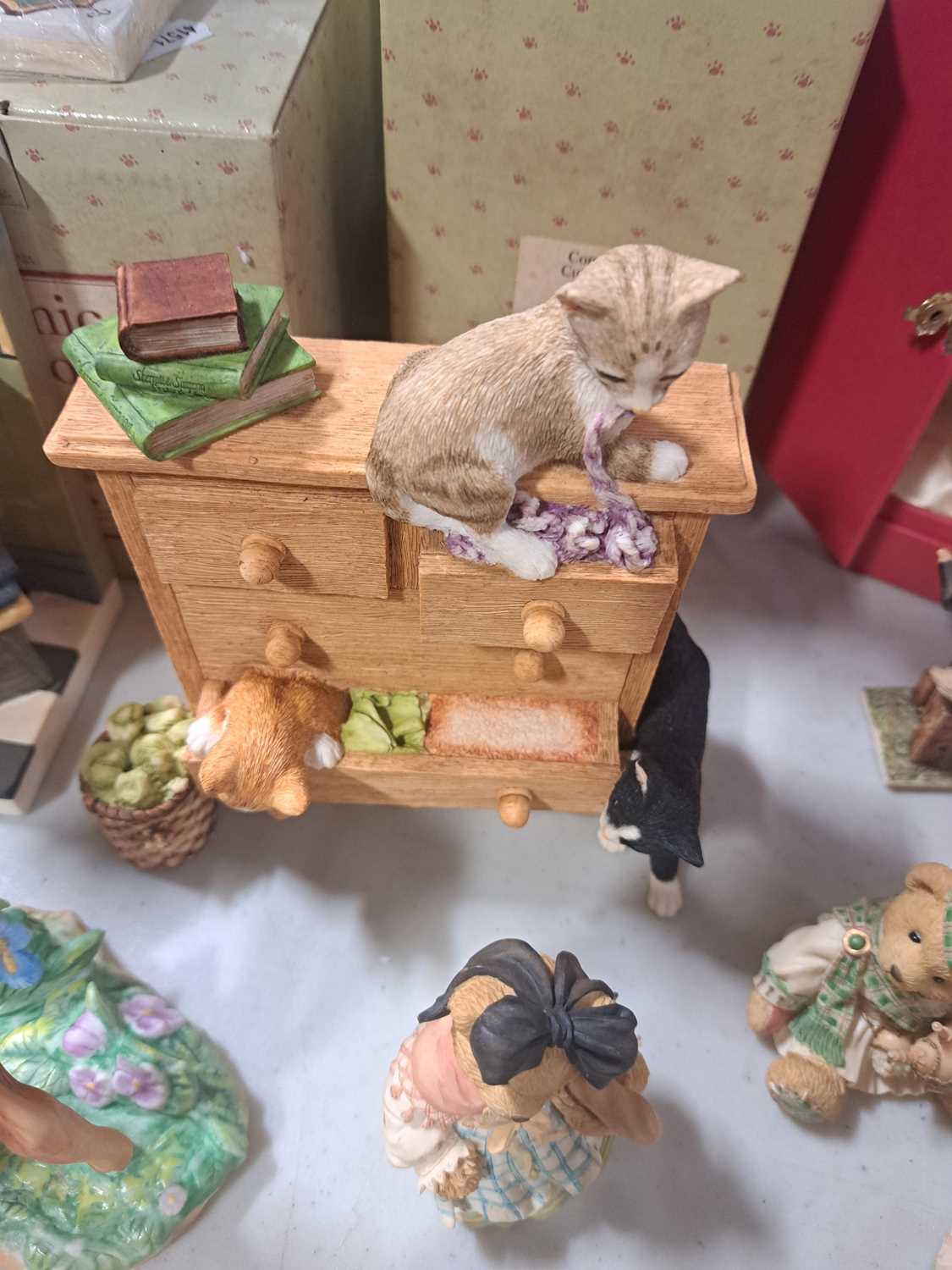 Quantity of Border Fine Arts Comic & Curious Cats figurines, and similar - Image 6 of 10