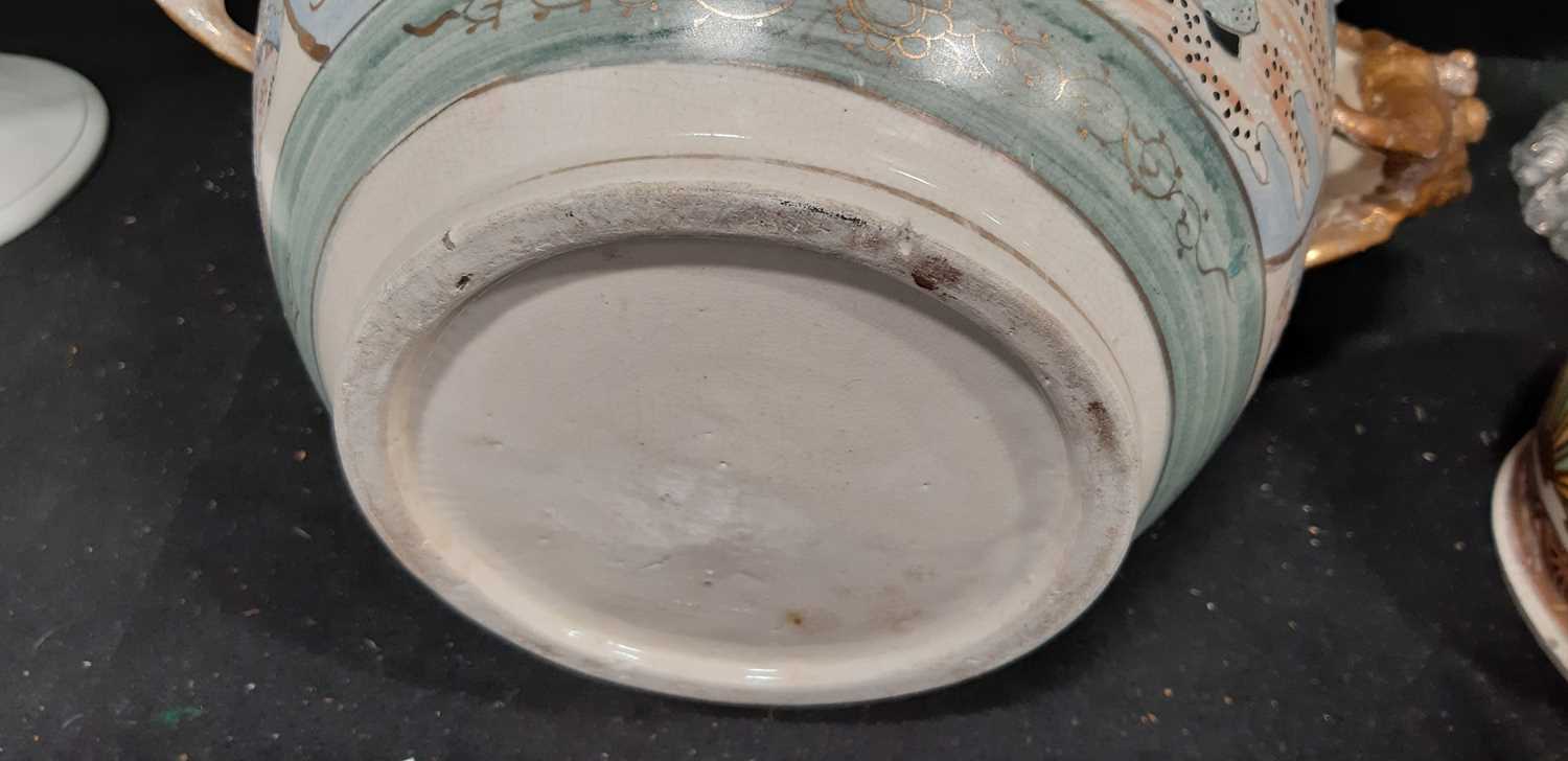 Large Satsuma pottery Koro and cover - Image 13 of 13