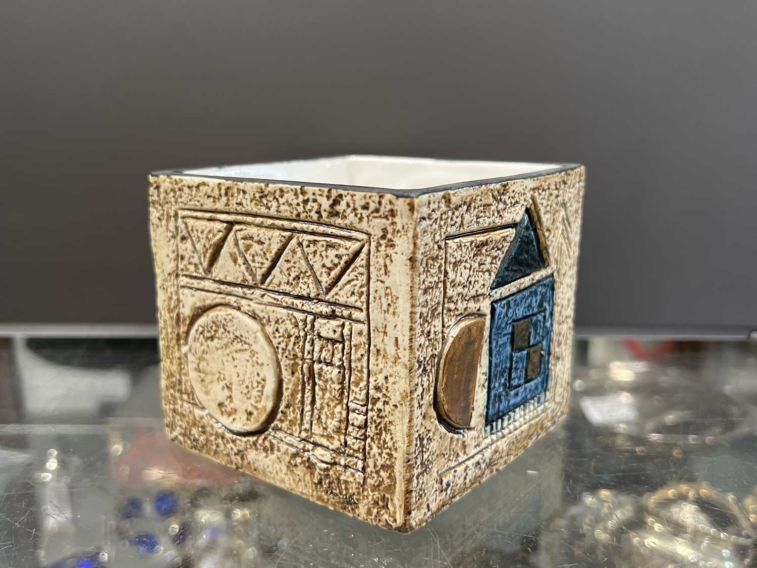 Eleanor Winning for Troika Pottery, a small Cuboid pot - Image 3 of 8