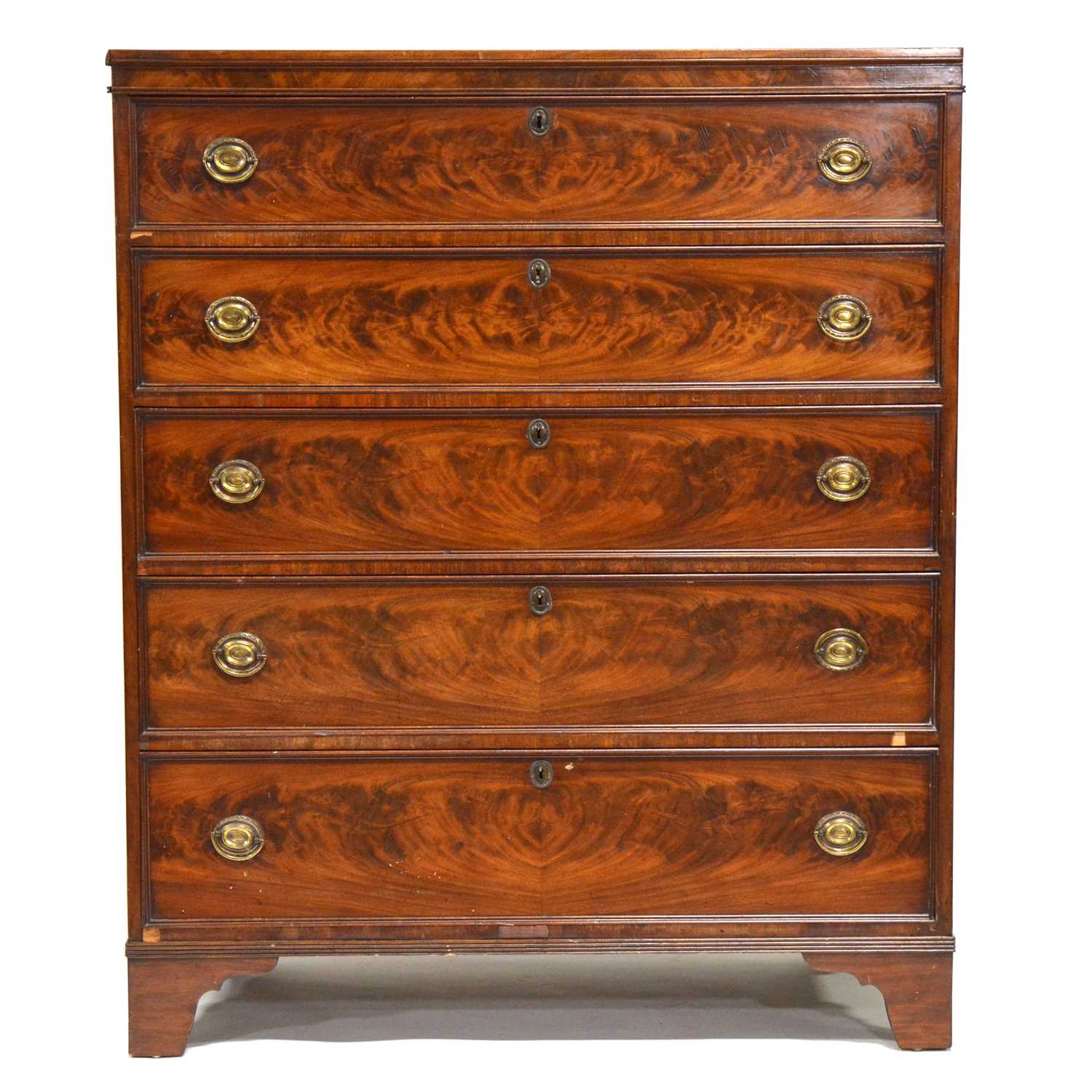 Victorian mahogany chest of drawers