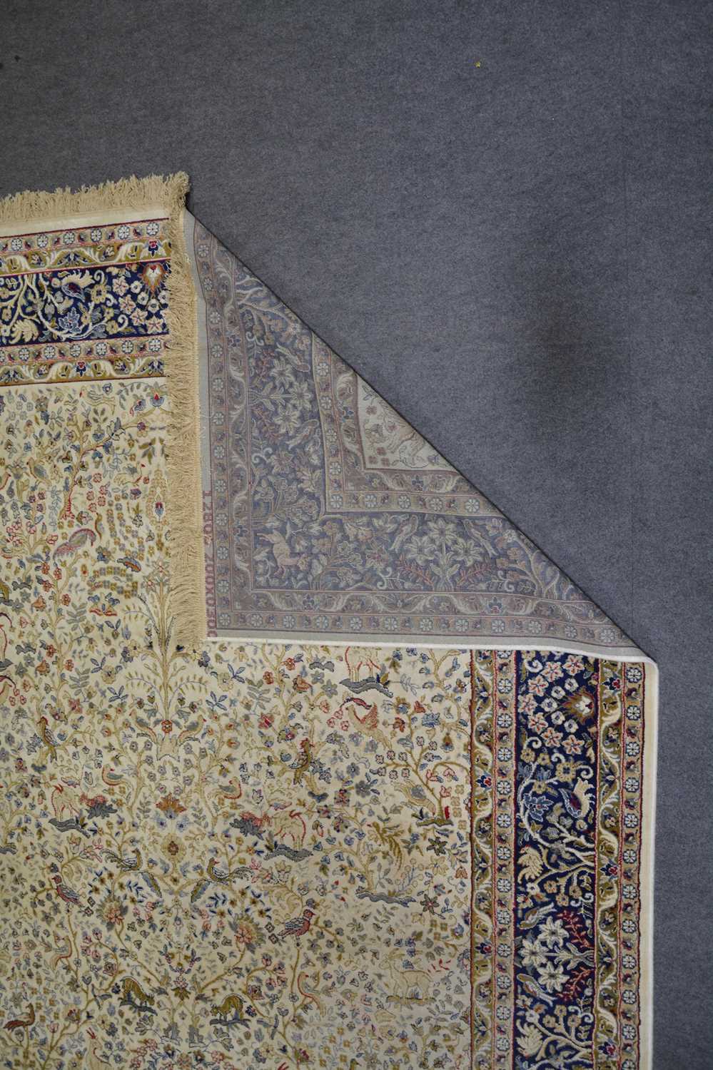 Machine made Persian carpet - Image 2 of 2