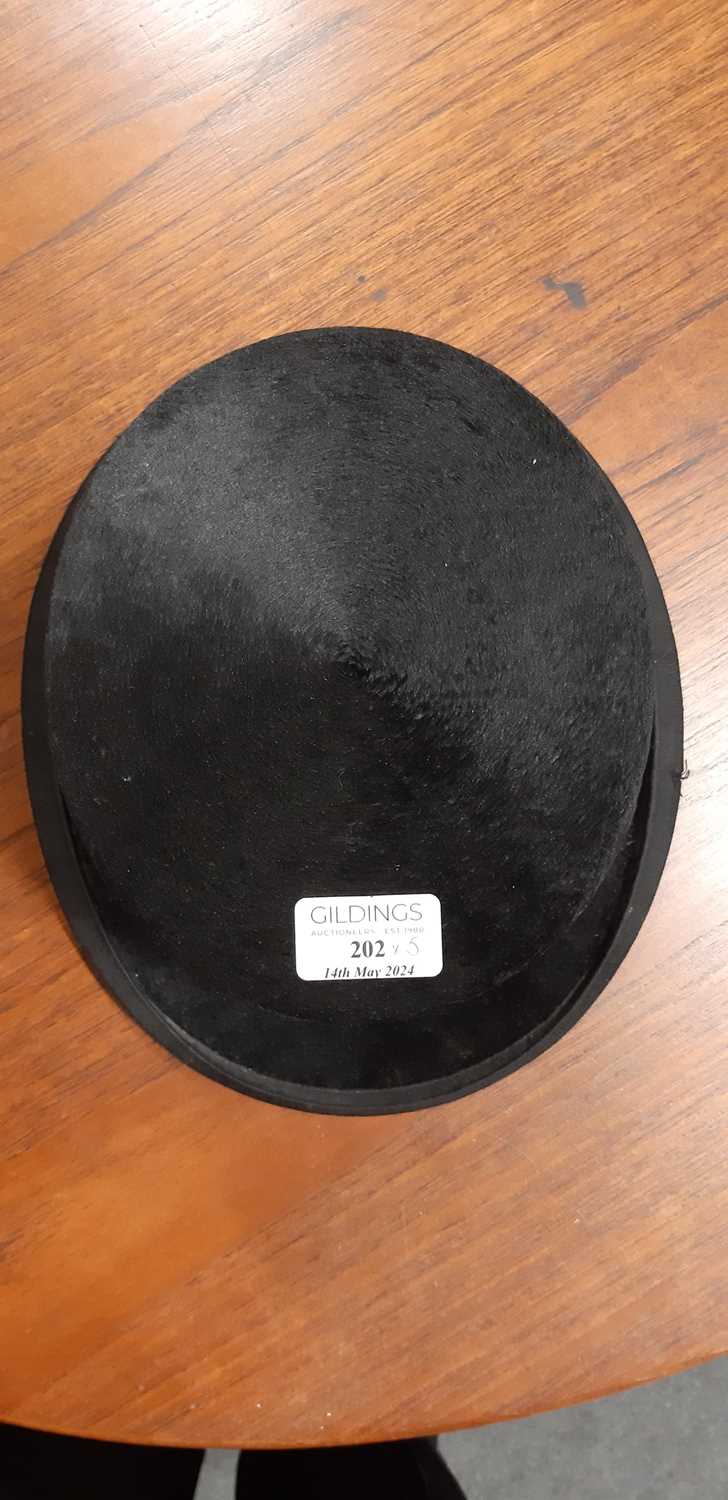 Five black top hats, - Image 17 of 20