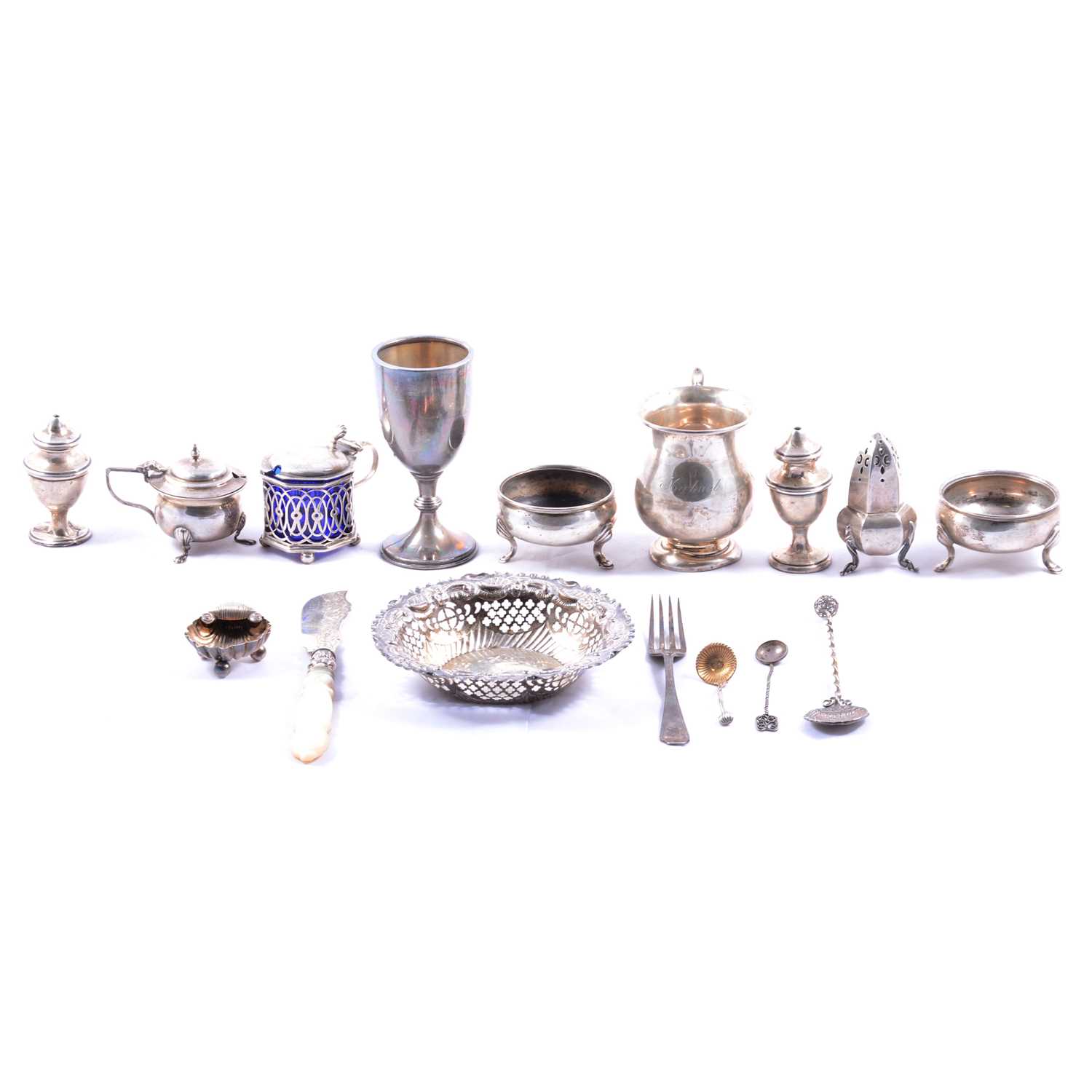 Pair of silver salts, Munsey & Co Ltd, Birmingham 1916, and other small silver items.