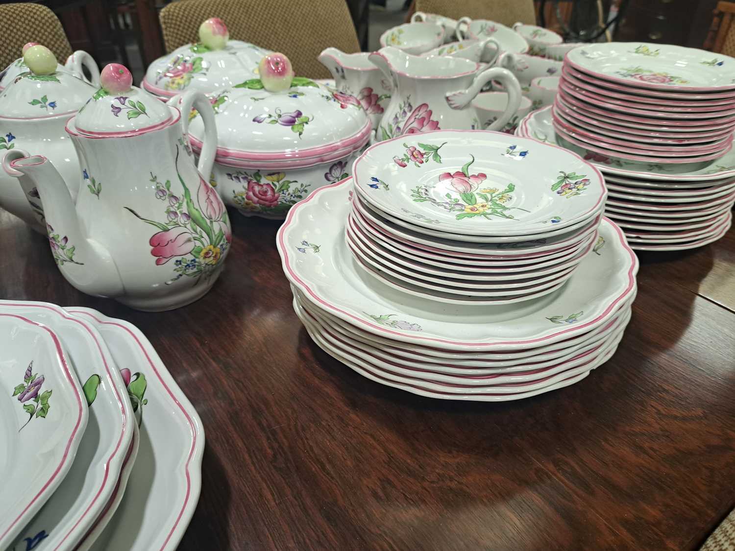 Extensive tea and dinner service by Copeland Spode 'Marlborough Sprays' pattern - Image 9 of 33