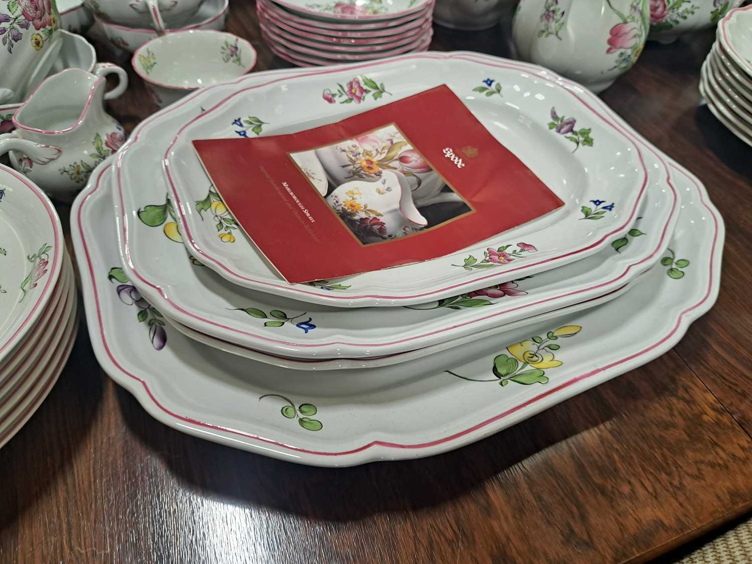 Extensive tea and dinner service by Copeland Spode 'Marlborough Sprays' pattern - Image 10 of 33