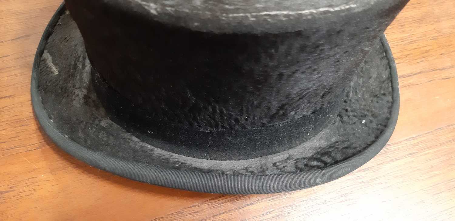 Five black top hats, - Image 5 of 20