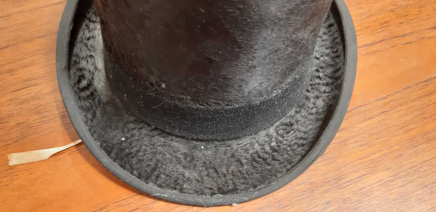 Five black top hats, - Image 4 of 20