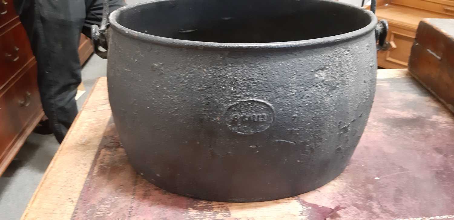 A collection of copper and cast iron wares, - Image 6 of 15