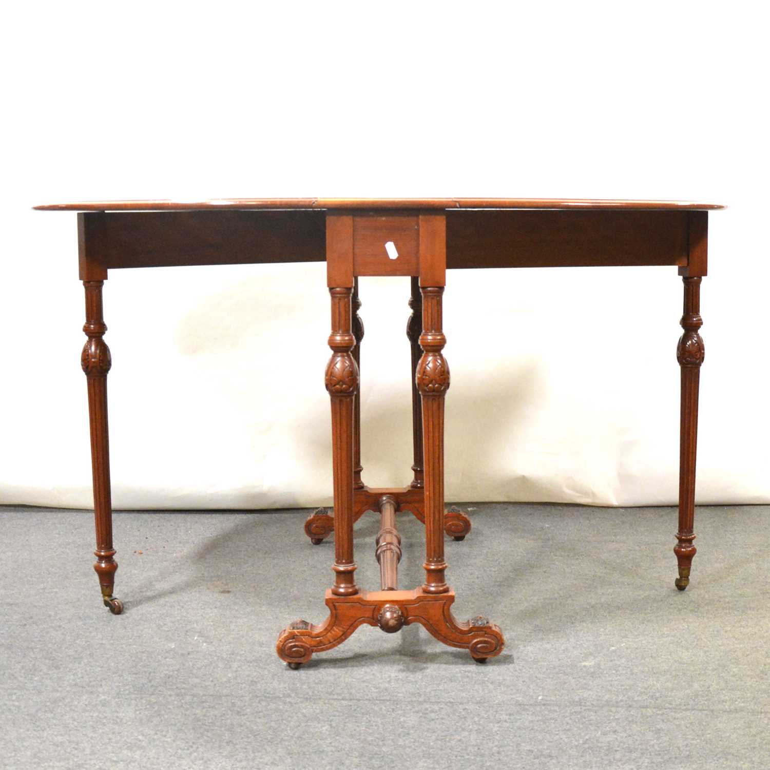 Victorian figured walnut Sutherland table, - Image 5 of 5