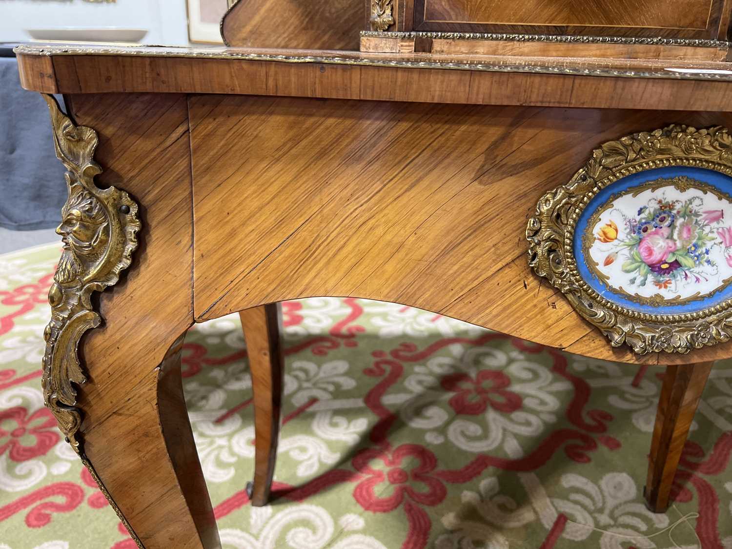 Louis XV style tulip wood and rosewood ‘bonheur du jour’ writing table, - Image 6 of 12