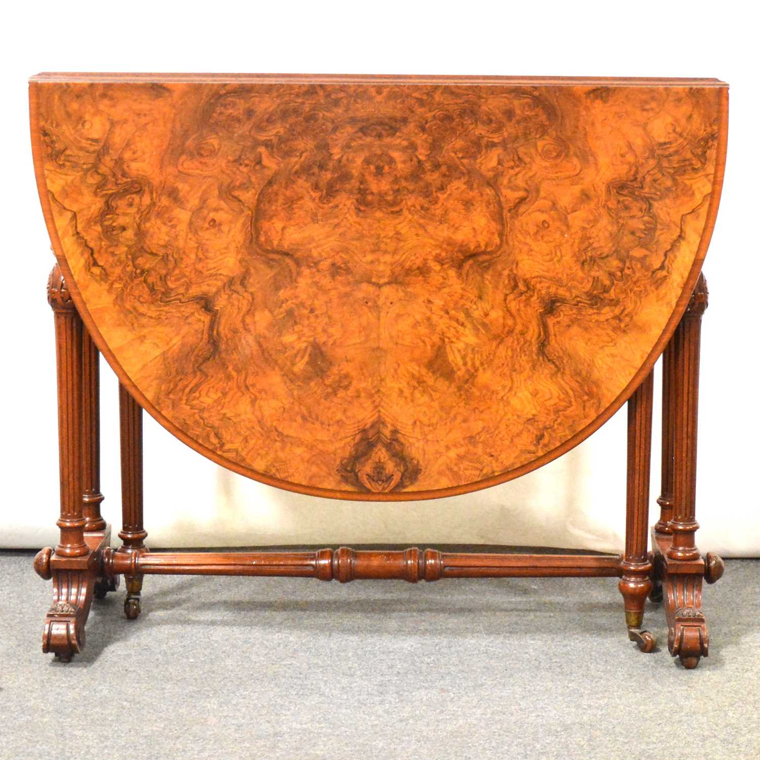 Victorian figured walnut Sutherland table, - Image 4 of 5