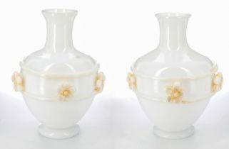 Archimede Seguso (1909 - 1999), Vetreria Coppia di vasi con decoro floreale