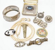 A quantity of assorted jewellery including costume, silver hinged bangle, etc.