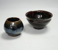 Two Chinese jizhou-style bowls, 7cm