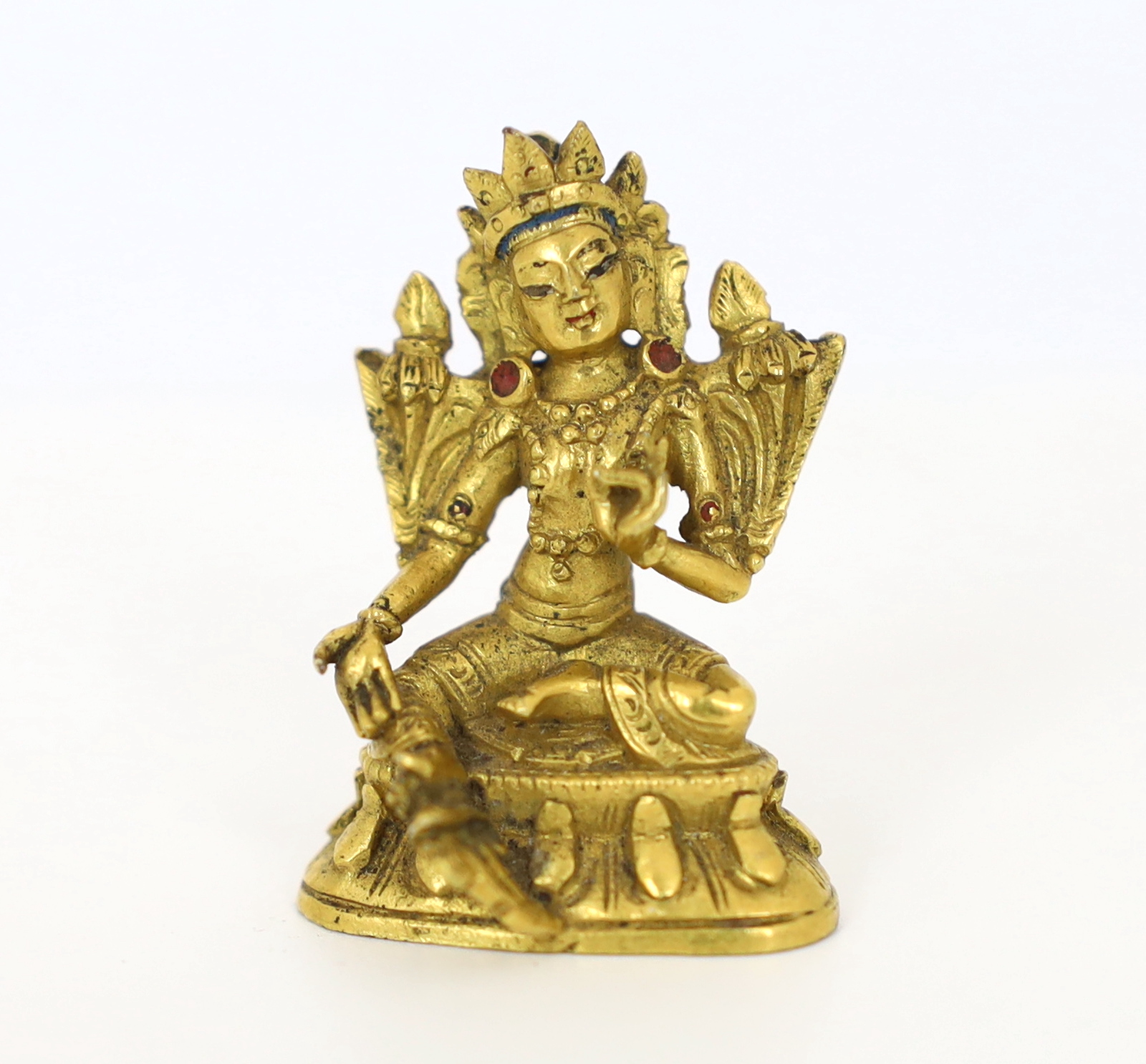 * * A Tibetan miniature gilt bronze figure of Green Tara, 18th/19th century, 3cm highProvenance: - Bild 2 aus 6