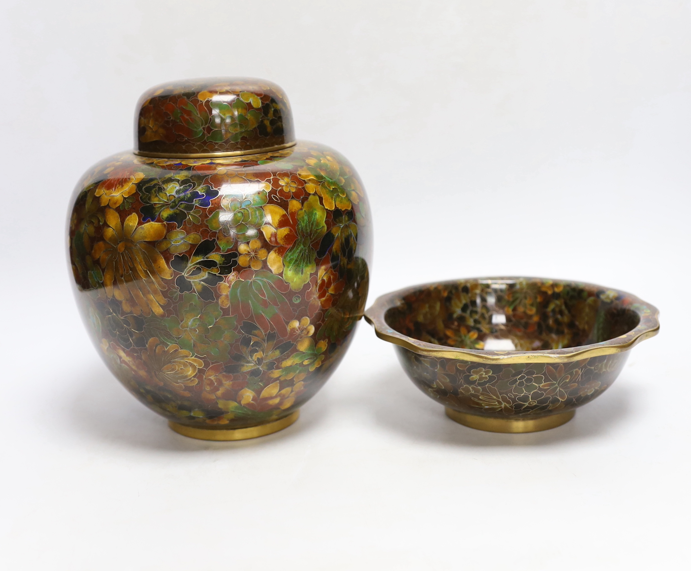 A Chinese cloisonné enamel lidded ginger jar and a bowl, tallest 20cm - Bild 2 aus 6