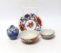 A Chinese soft paste porcelain miniature vase, two small bowls, and a small dish, vase 7cm (4)