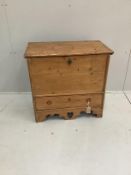 A small George III provincial pine mule chest, width 65cm, depth 37cm, height 62cm