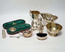 A group of small silver including Edwardian silver oval sugar basket, a modern silver cream jug